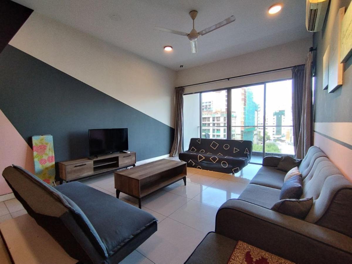 Restary Black Pink Loft: Imago Mall KK City 3BR Apartment Kota Kinabalu Exterior photo