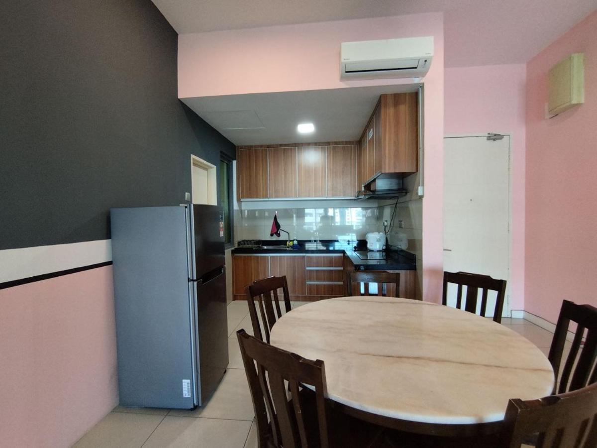 Restary Black Pink Loft: Imago Mall KK City 3BR Apartment Kota Kinabalu Exterior photo
